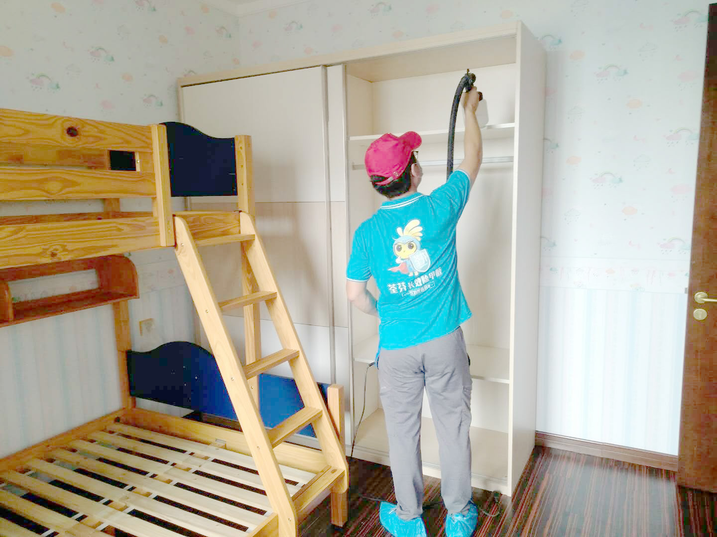 儿童房床架柜子精细化施工治理